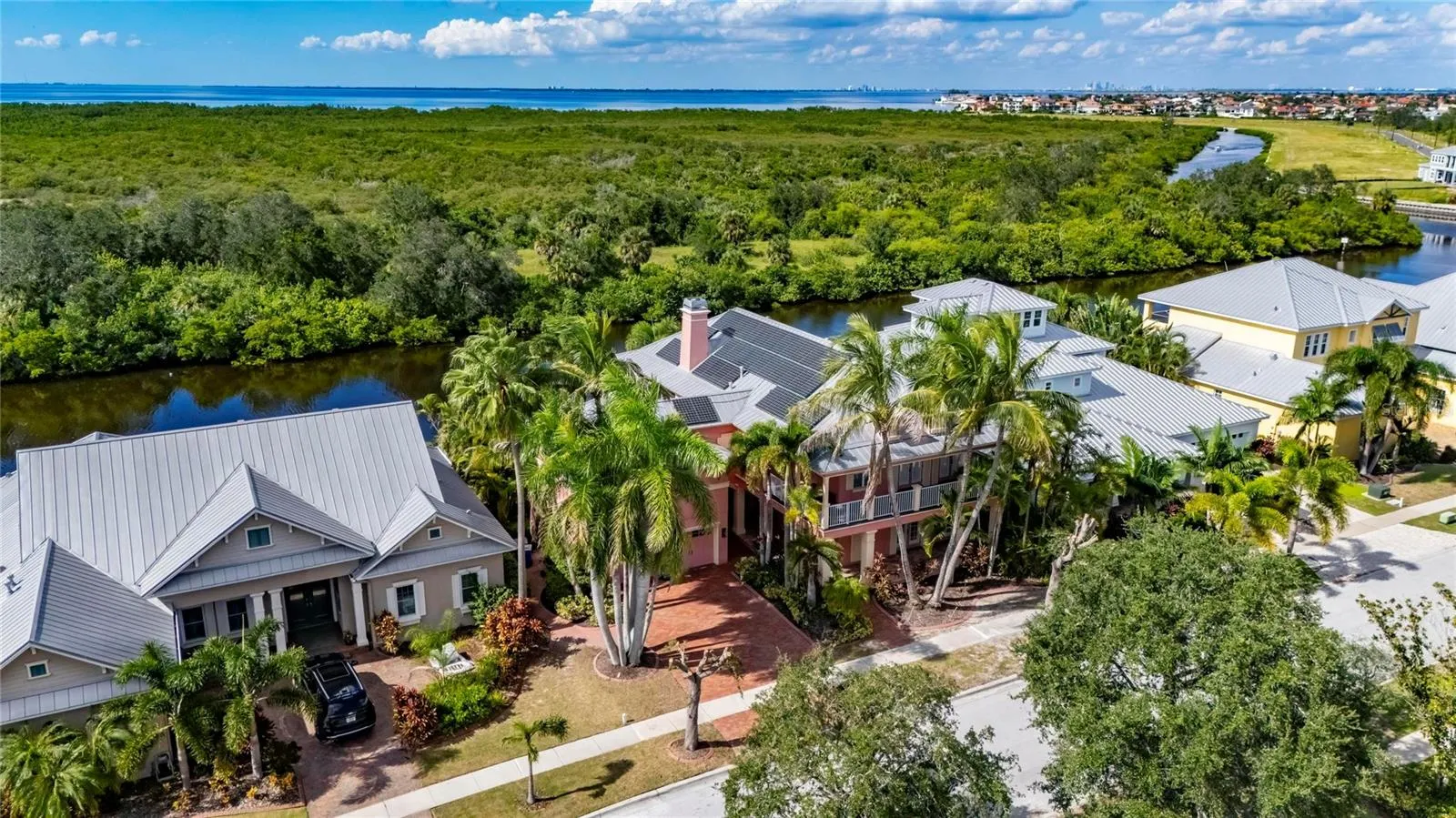 825 ISLEBAY DR