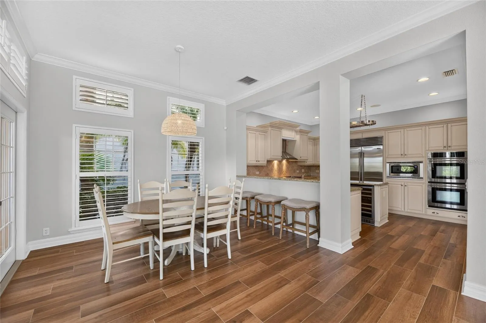 825 ISLEBAY DR