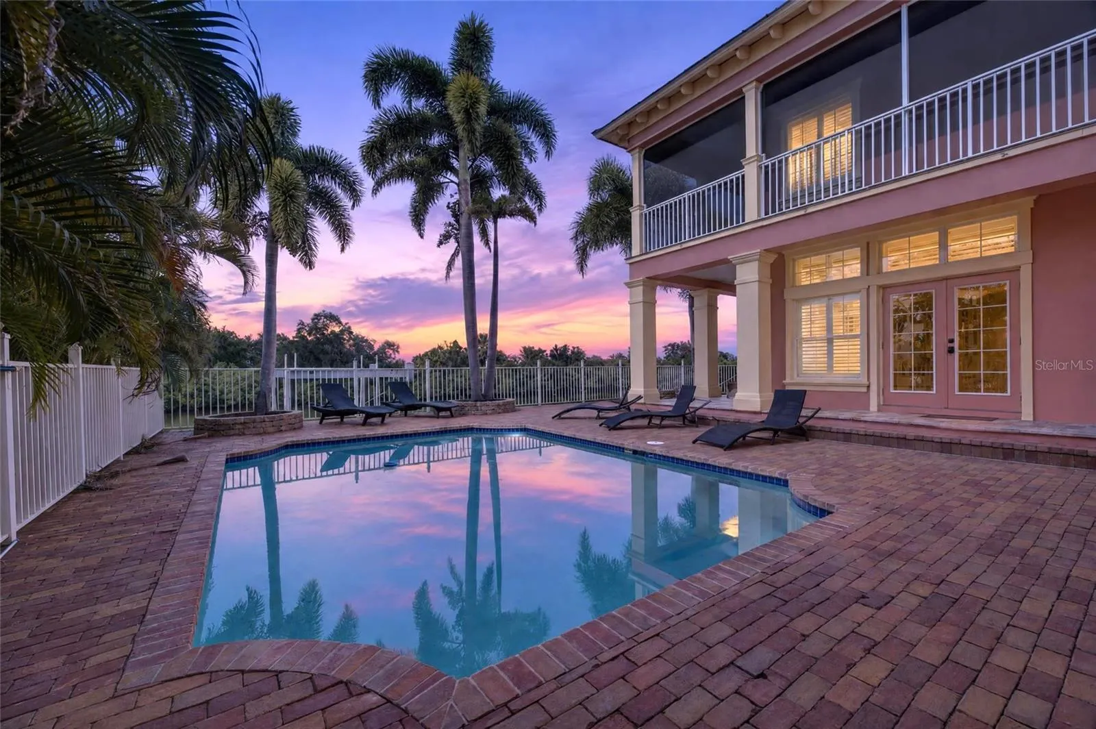 825 ISLEBAY DR