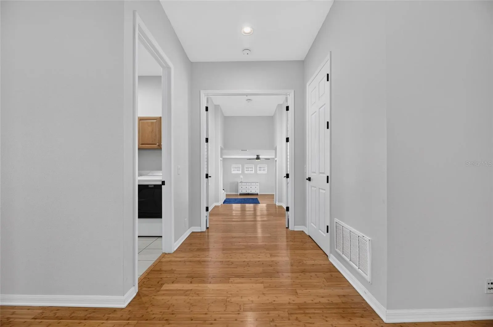825 ISLEBAY DR