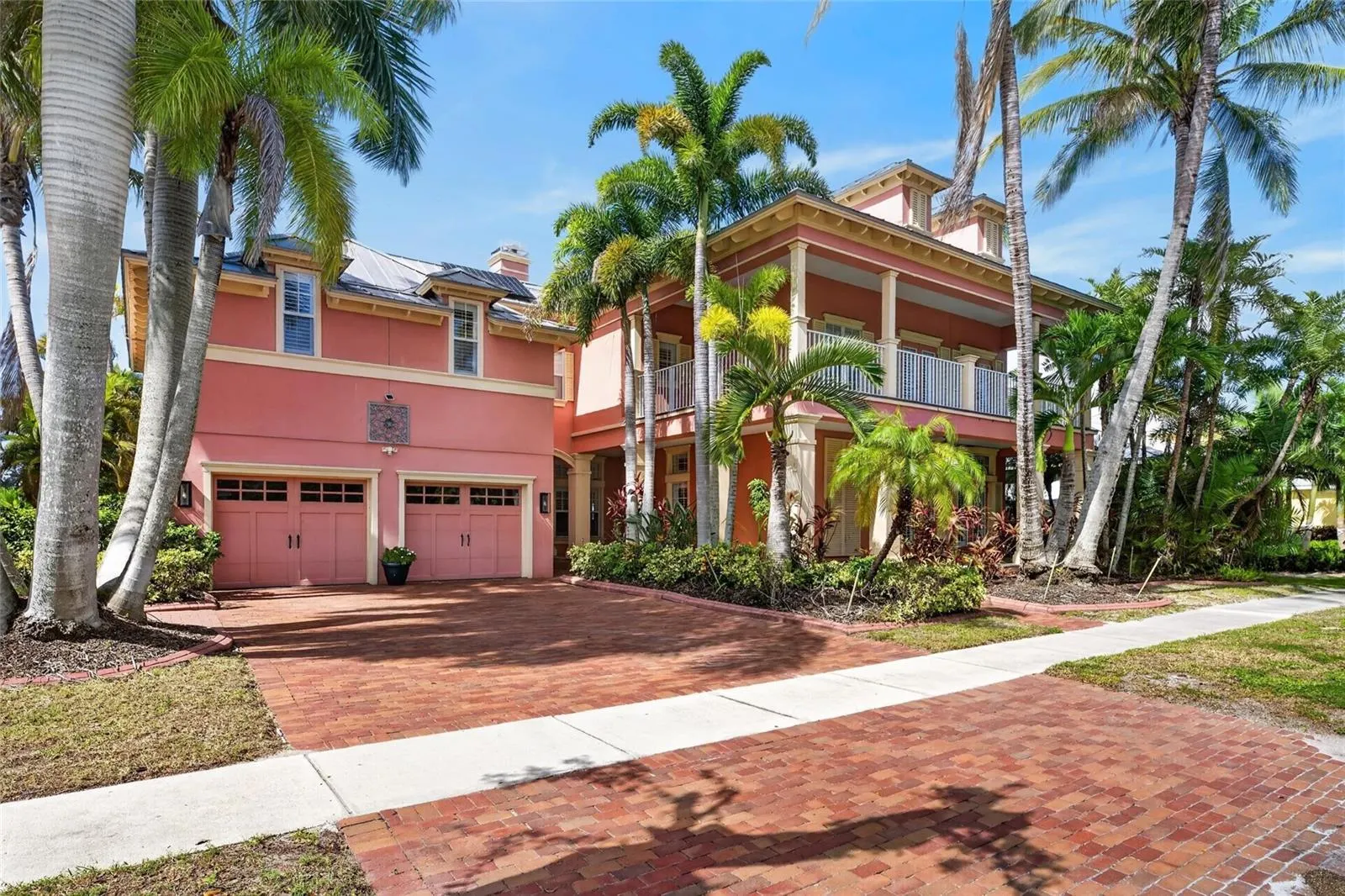 825 ISLEBAY DR