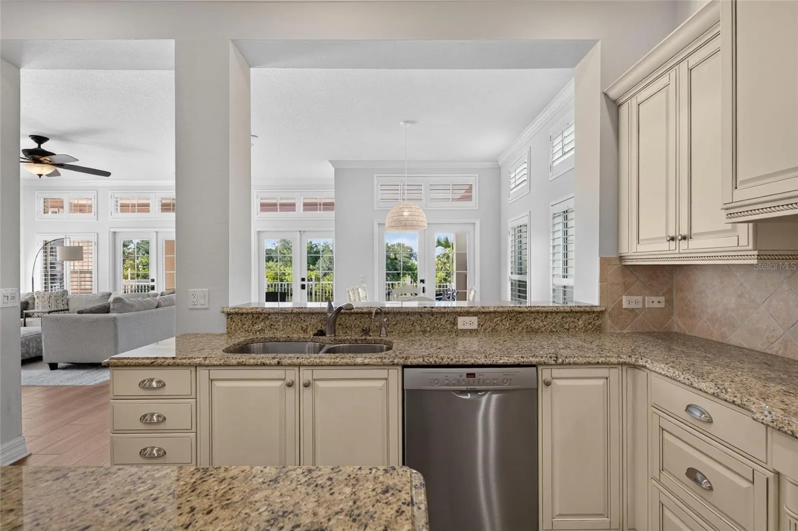 825 ISLEBAY DR