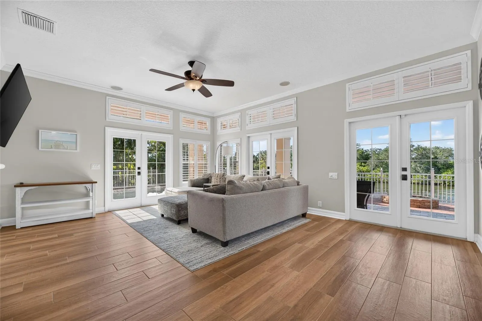 825 ISLEBAY DR