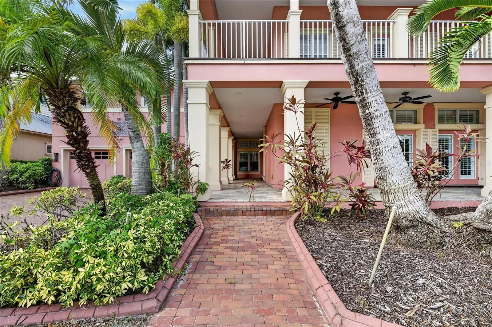 825 ISLEBAY DR