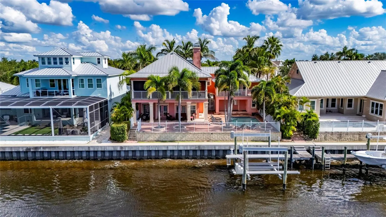 825 ISLEBAY DR