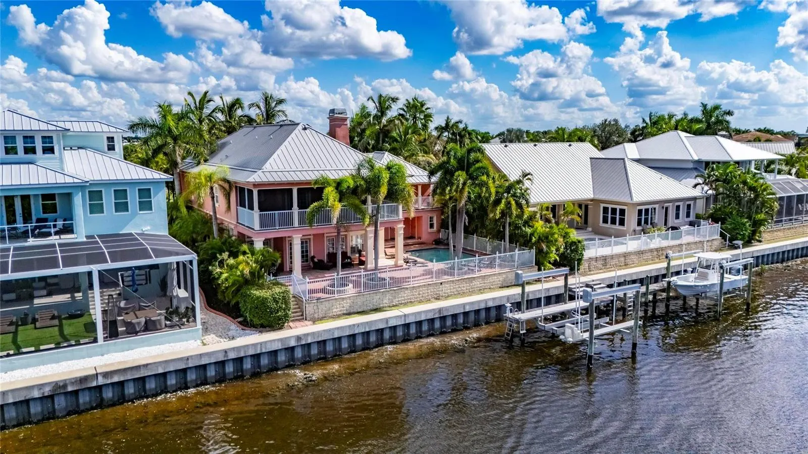 825 ISLEBAY DR