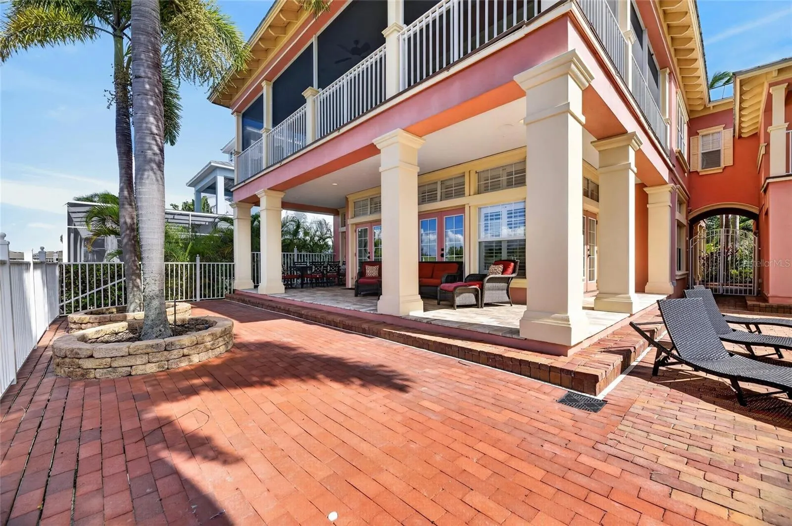 825 ISLEBAY DR
