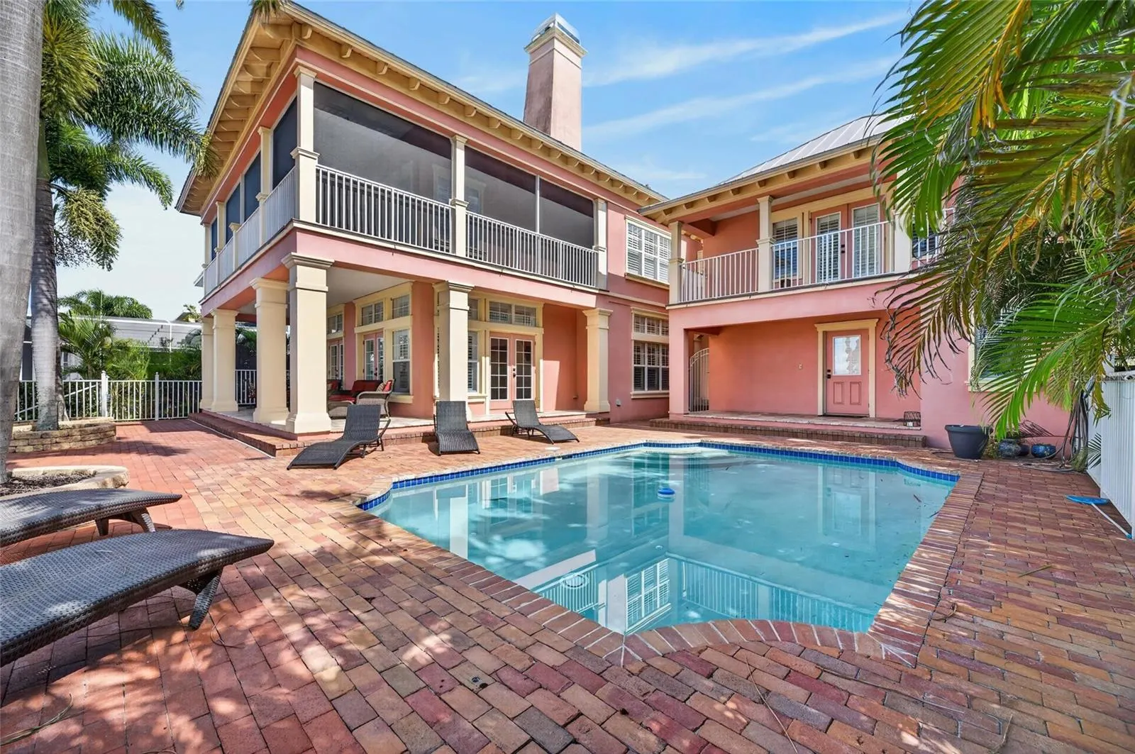 825 ISLEBAY DR