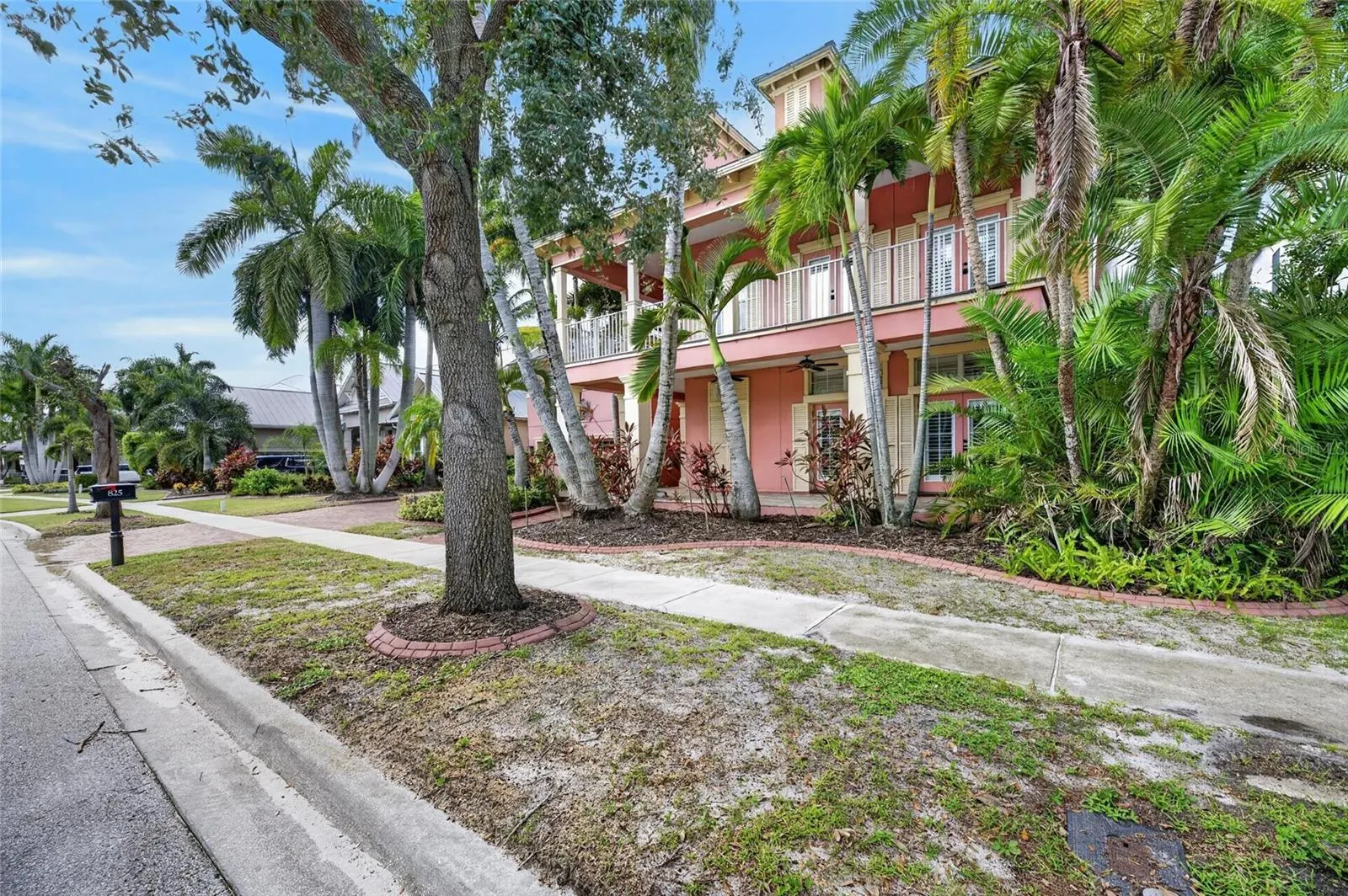 825 ISLEBAY DR