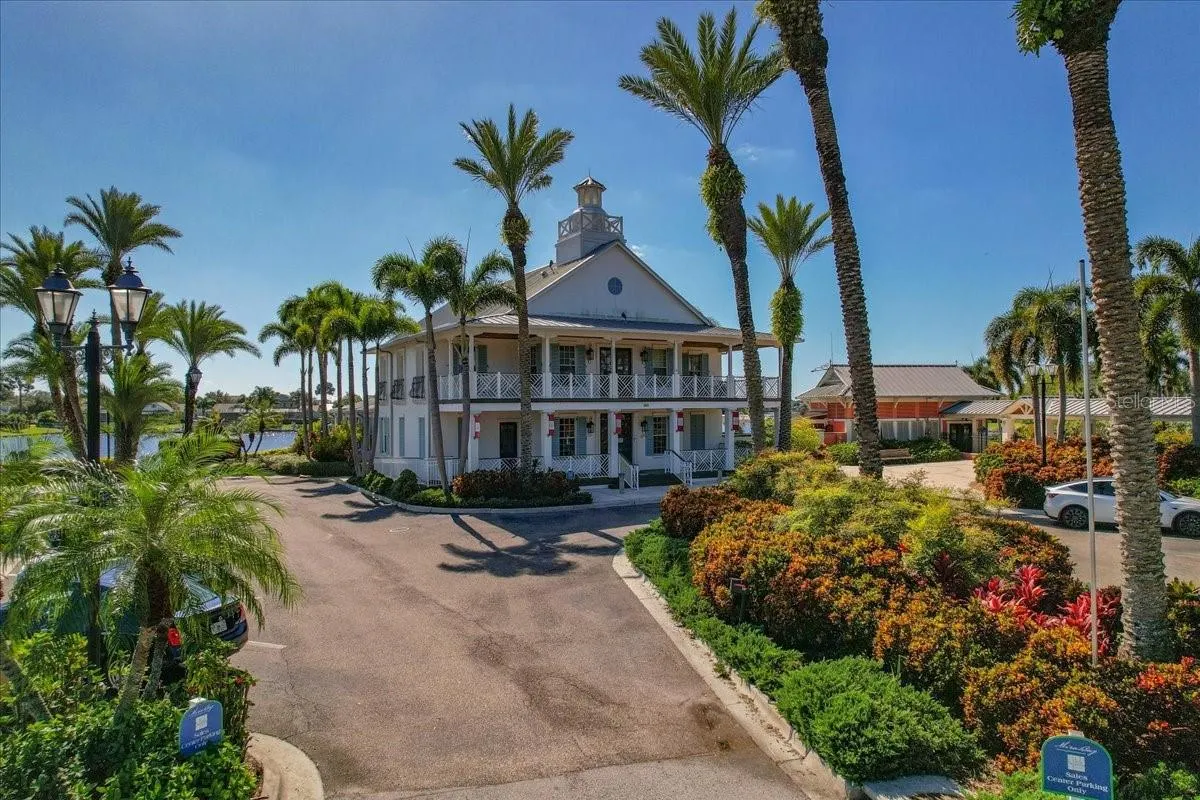 5118 COASTAL SCENE DR