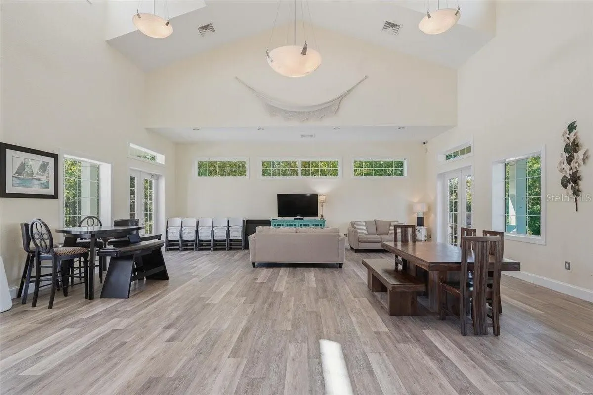 5118 COASTAL SCENE DR