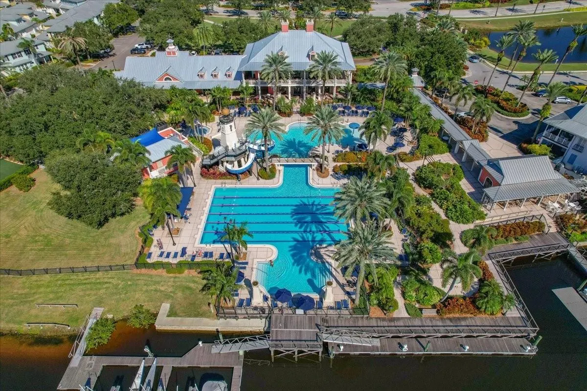 5118 COASTAL SCENE DR