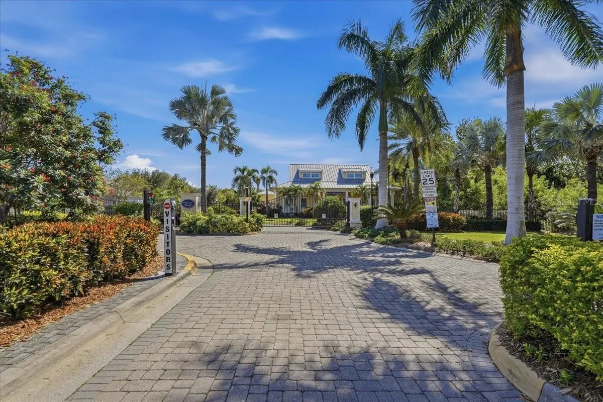 5118 COASTAL SCENE DR