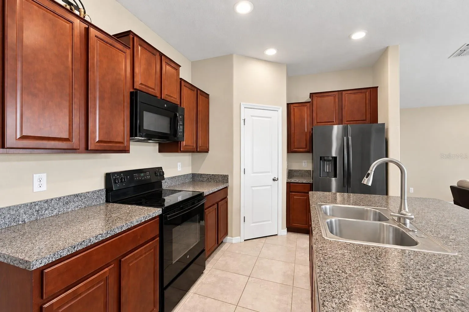 3808 KEARSNEY ABBEY CIR