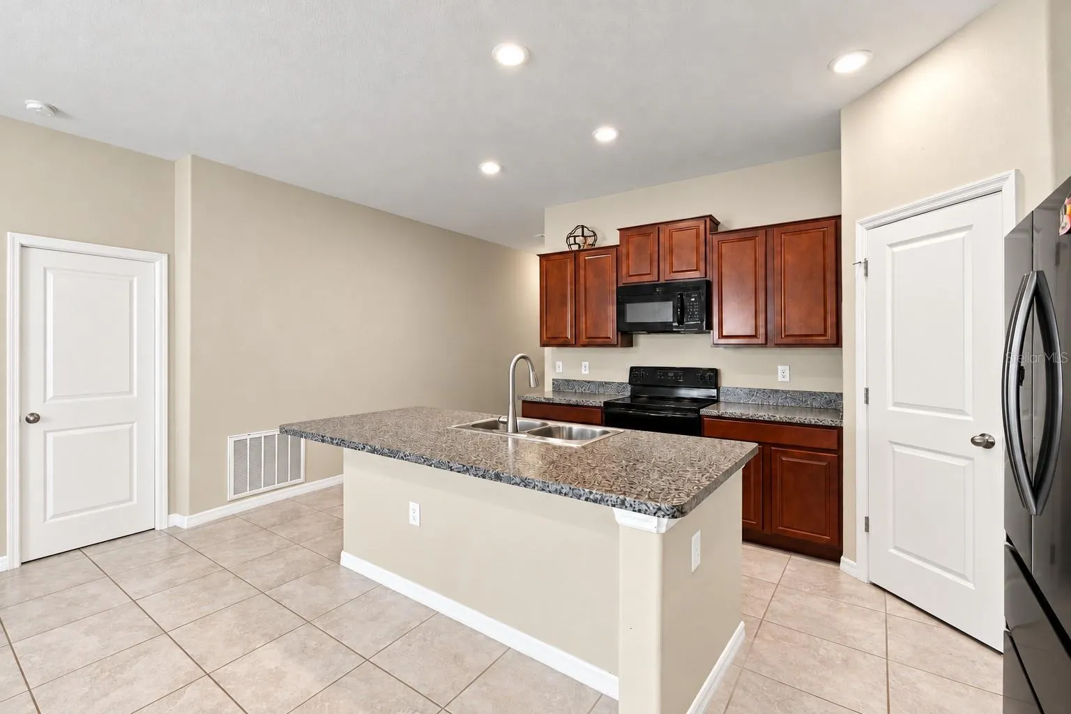 3808 KEARSNEY ABBEY CIR