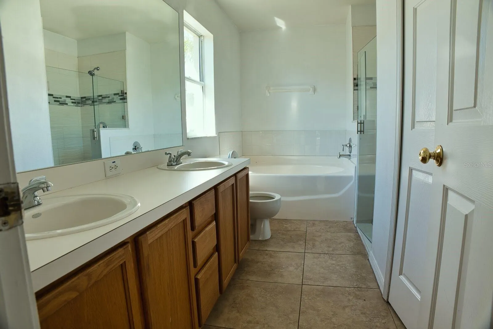 11007 WHITECAP DR