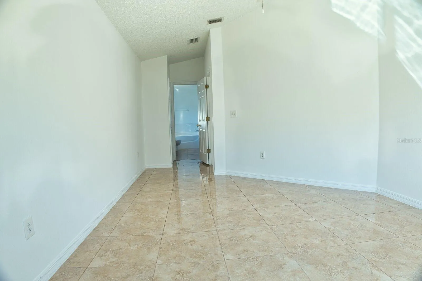 11007 WHITECAP DR