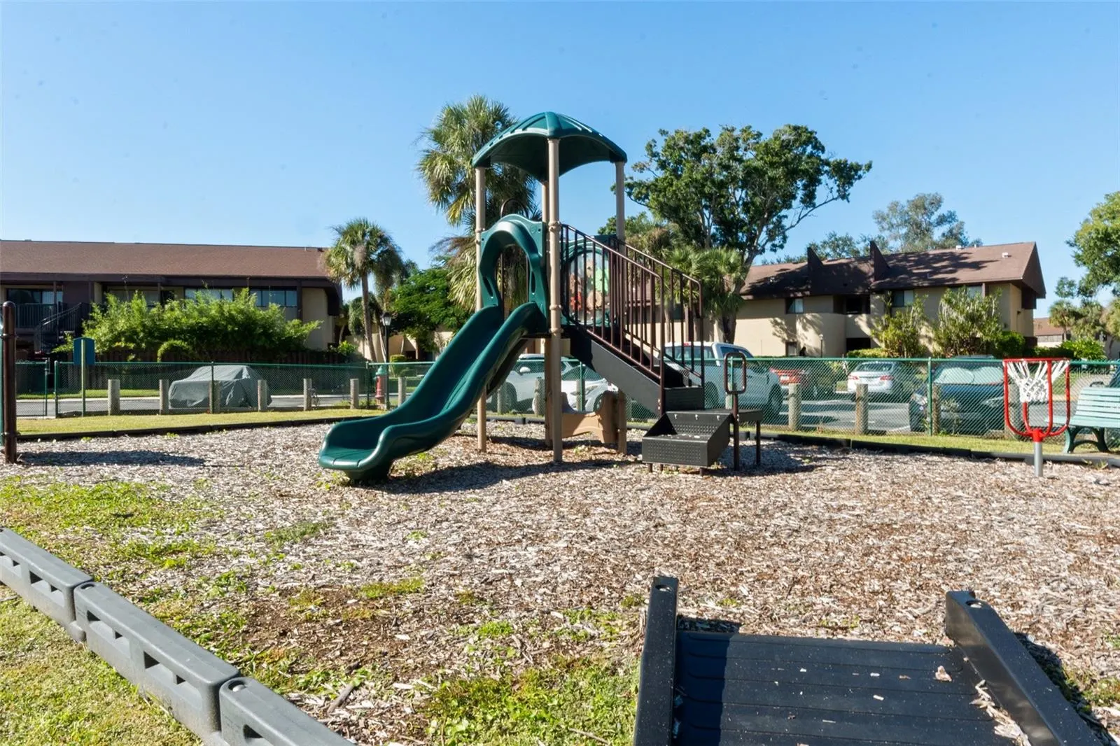 860 S VILLAGE DR N #105 #105