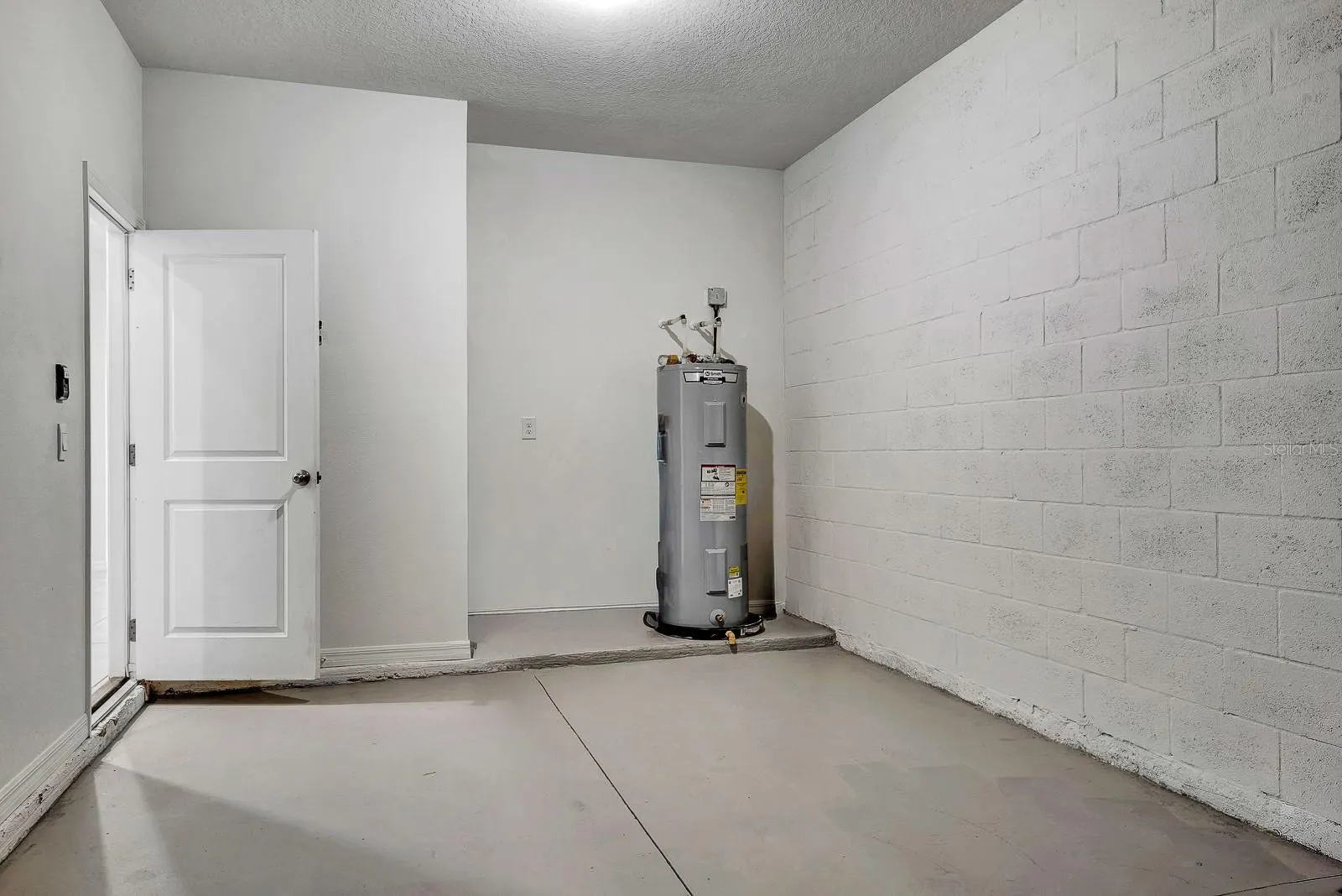 136 MANGROVE SHADE CIR