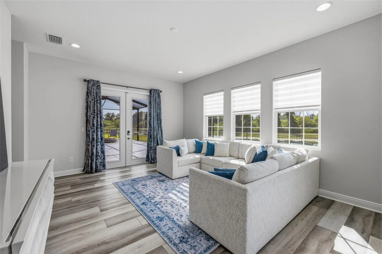 5254 WOLF CREEK DR