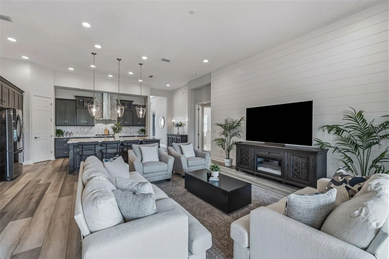 5254 WOLF CREEK DR