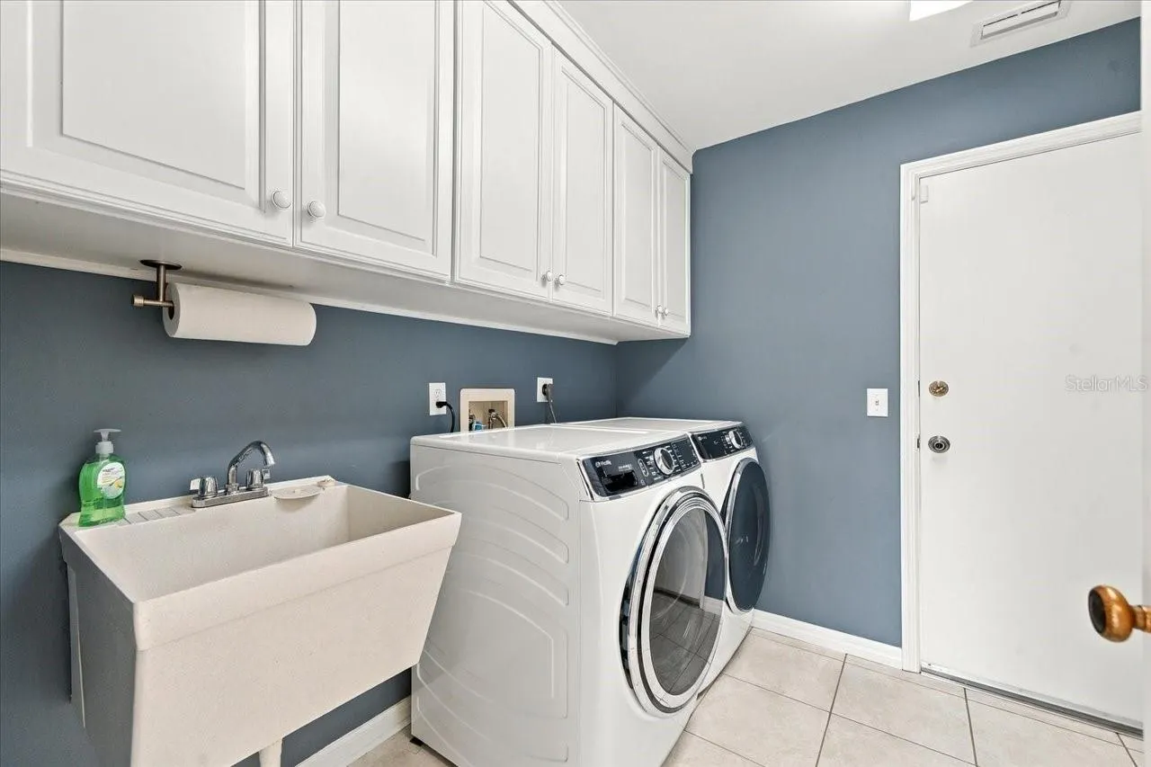 4110 CARROLLWOOD VILLAGE DR