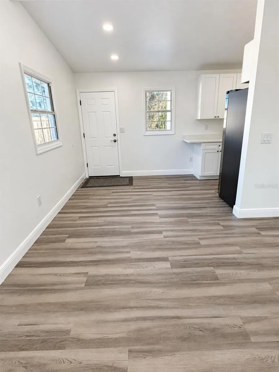 523 E BOYER ST