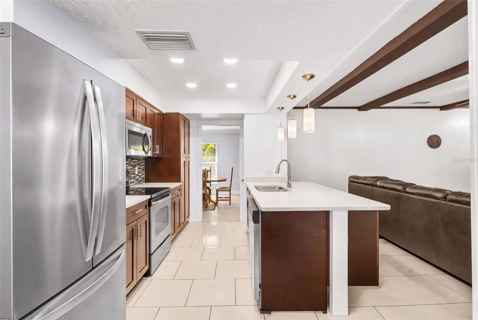 334 HOLLOWTREE DR