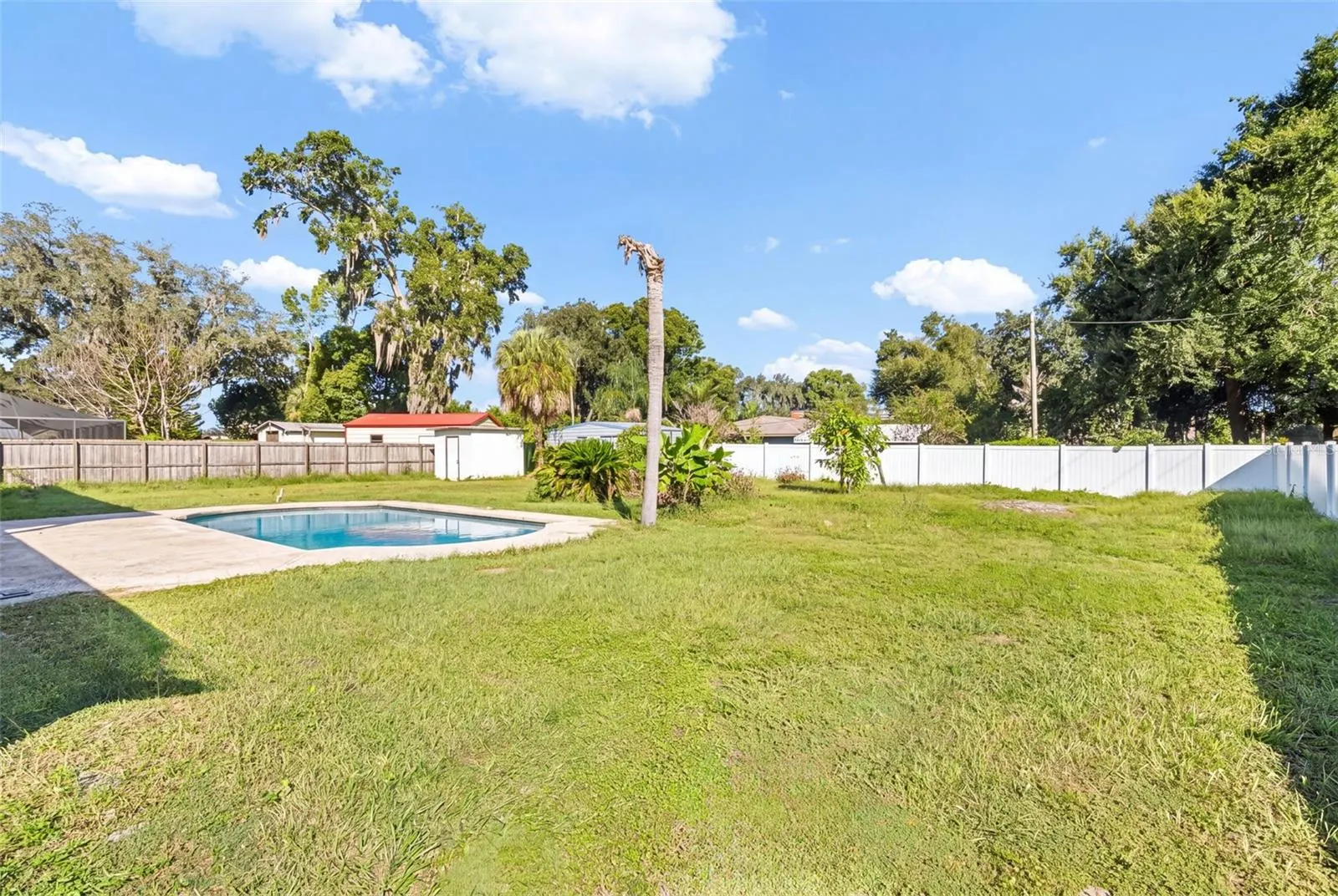 334 HOLLOWTREE DR