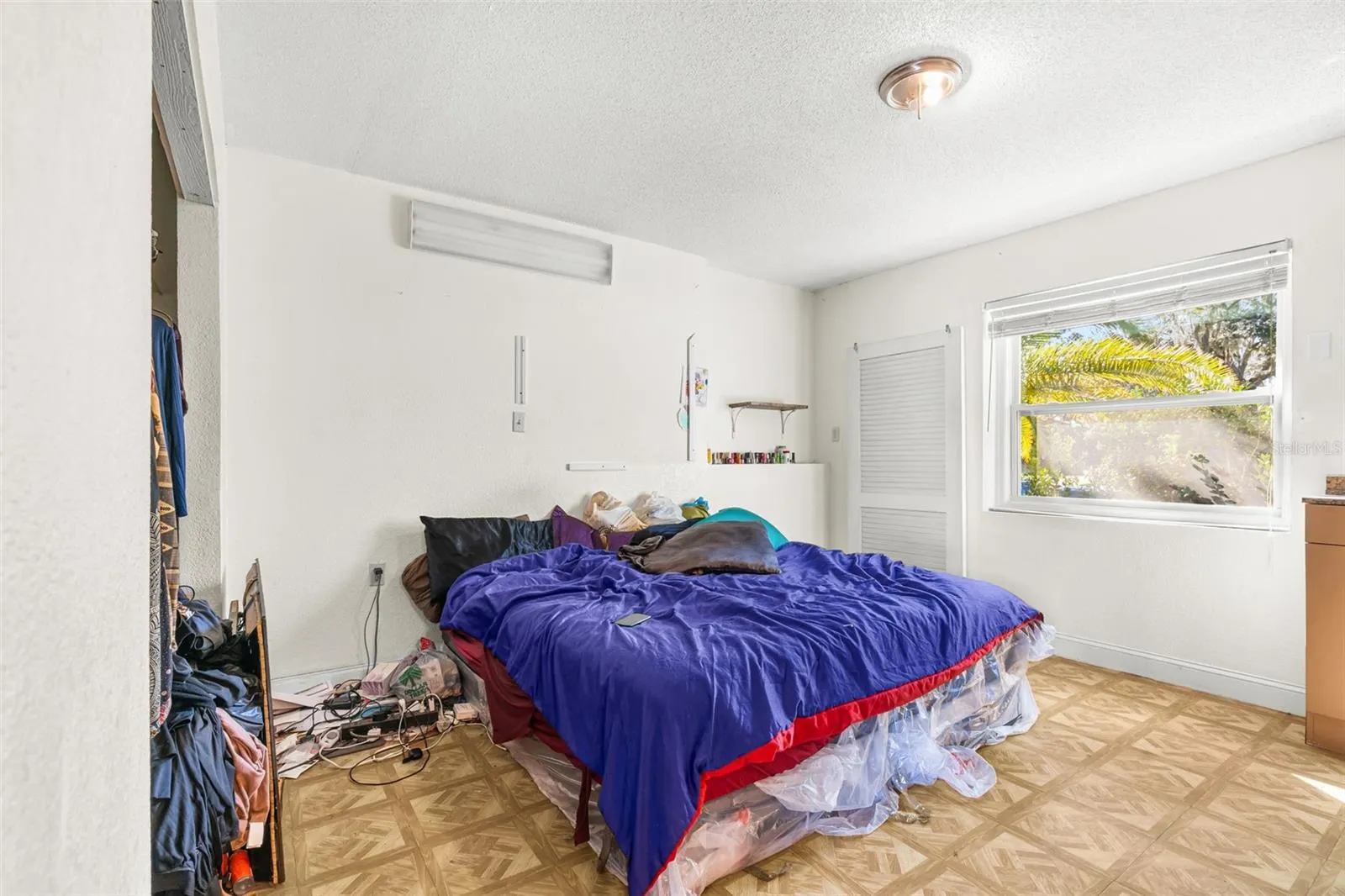 334 HOLLOWTREE DR