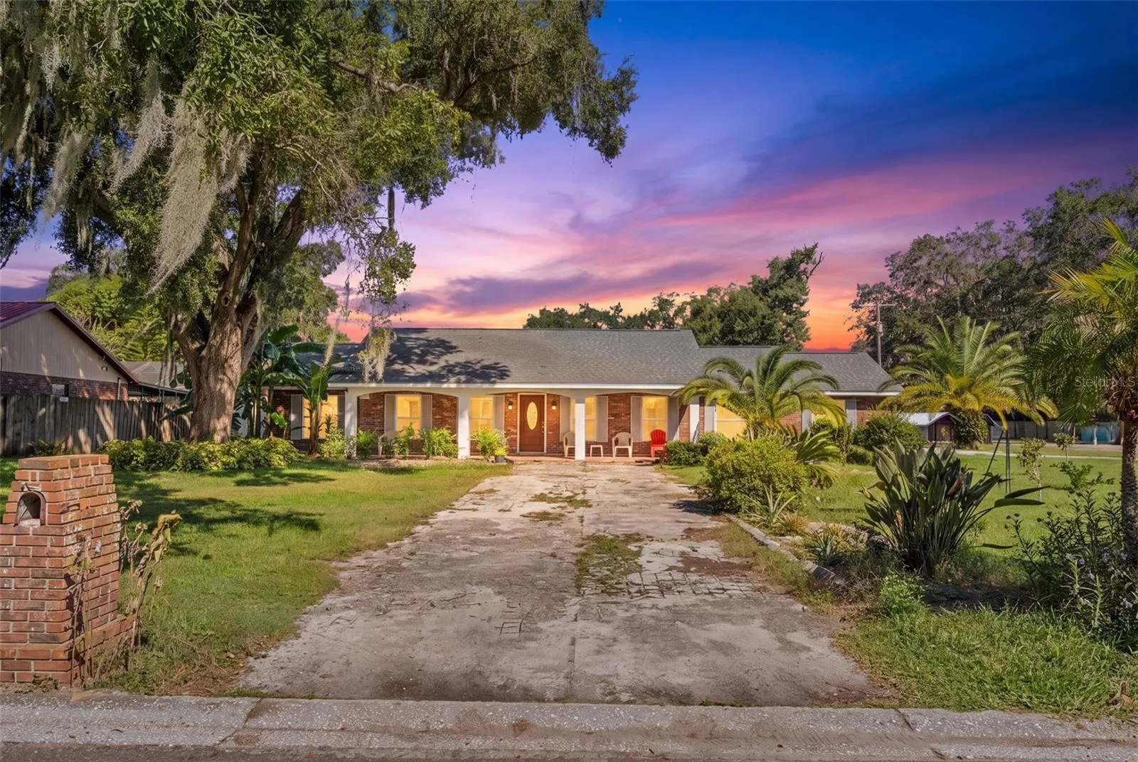 334 HOLLOWTREE DR