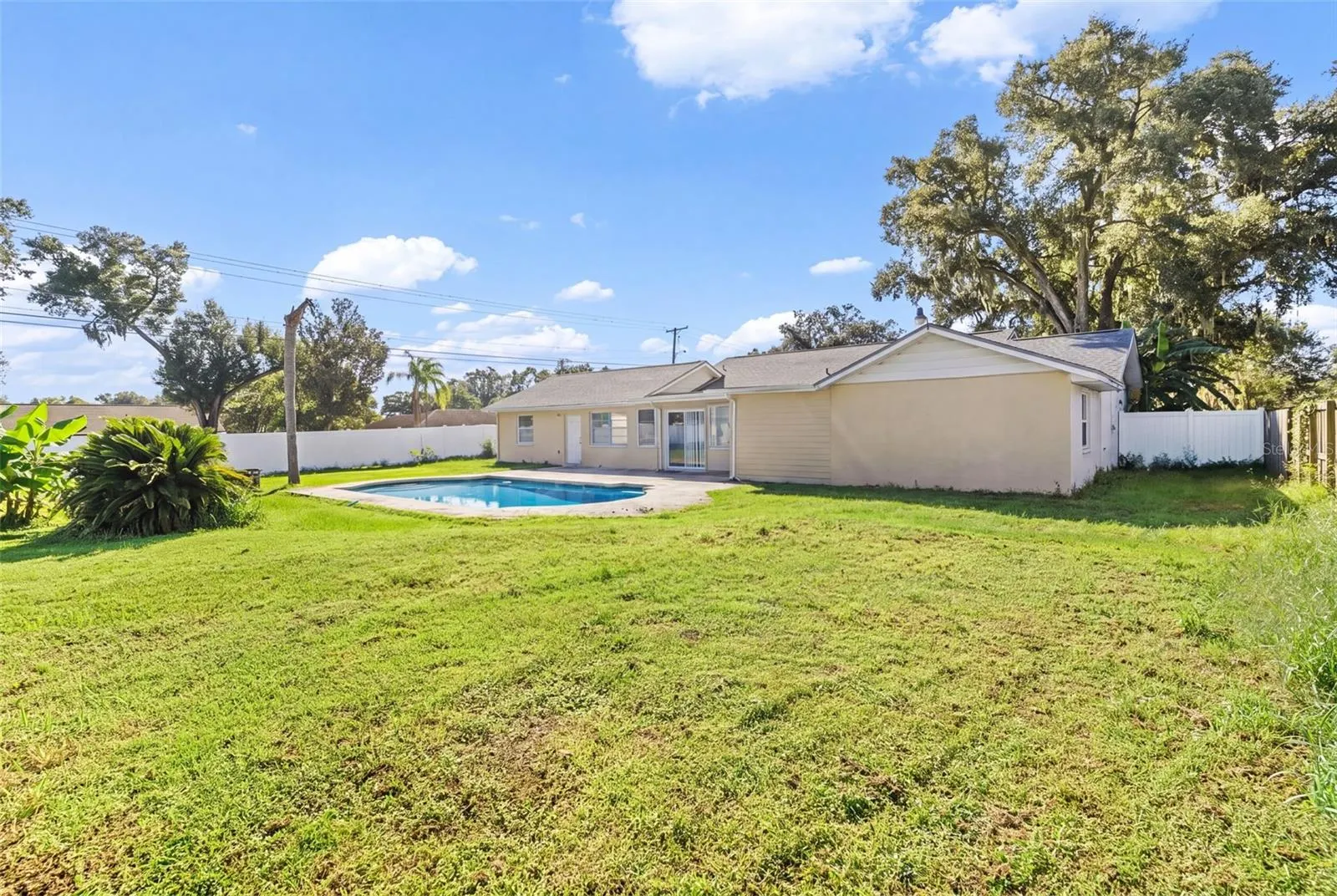 334 HOLLOWTREE DR