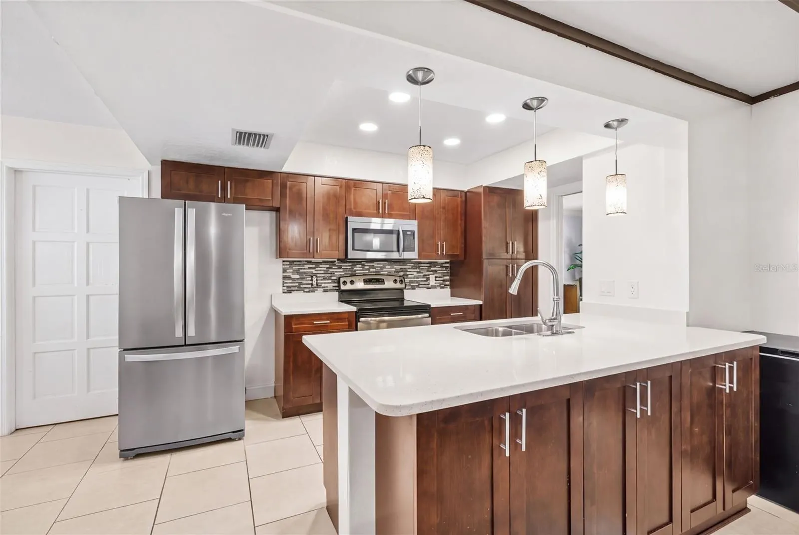 334 HOLLOWTREE DR