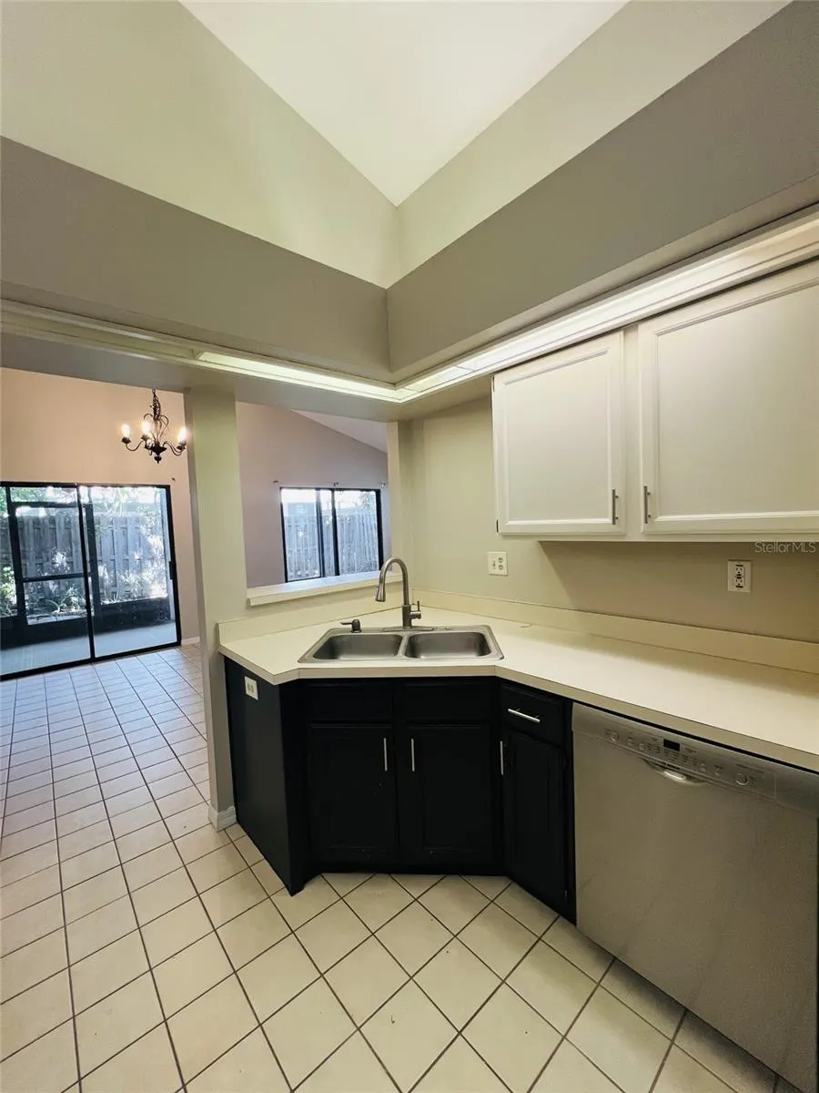2222 SPRINGRAIN DR