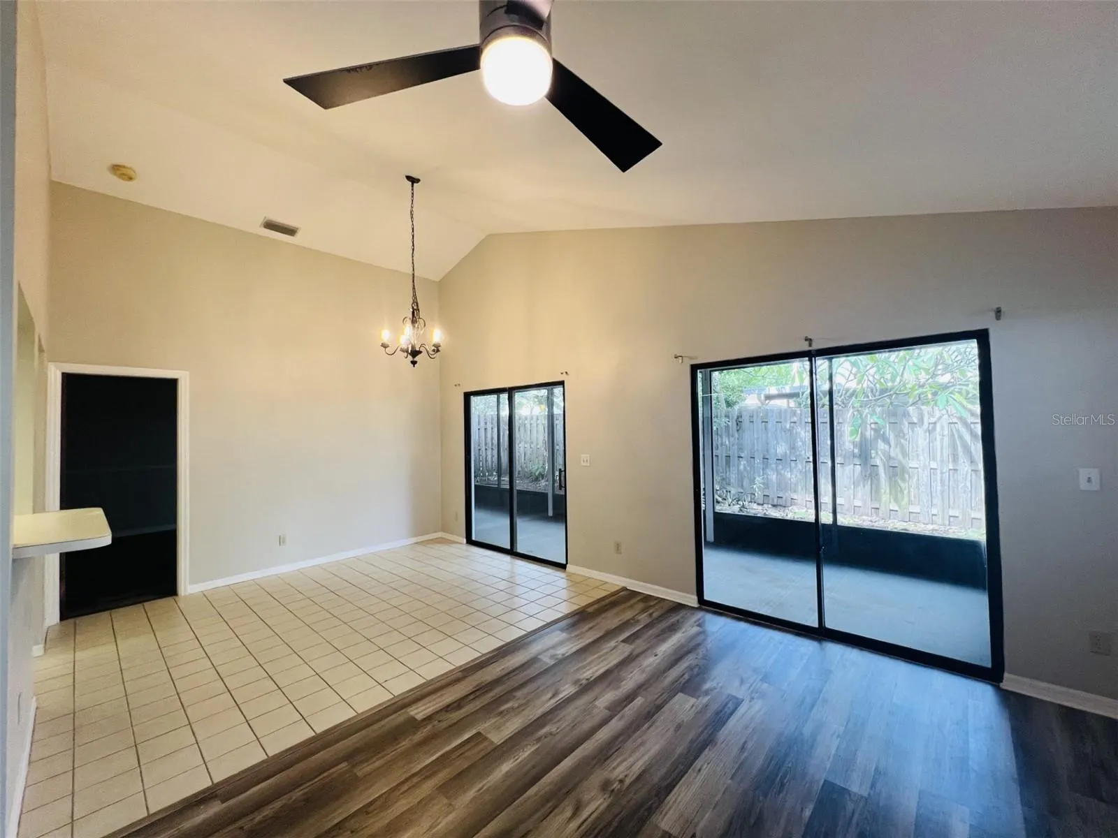 2222 SPRINGRAIN DR