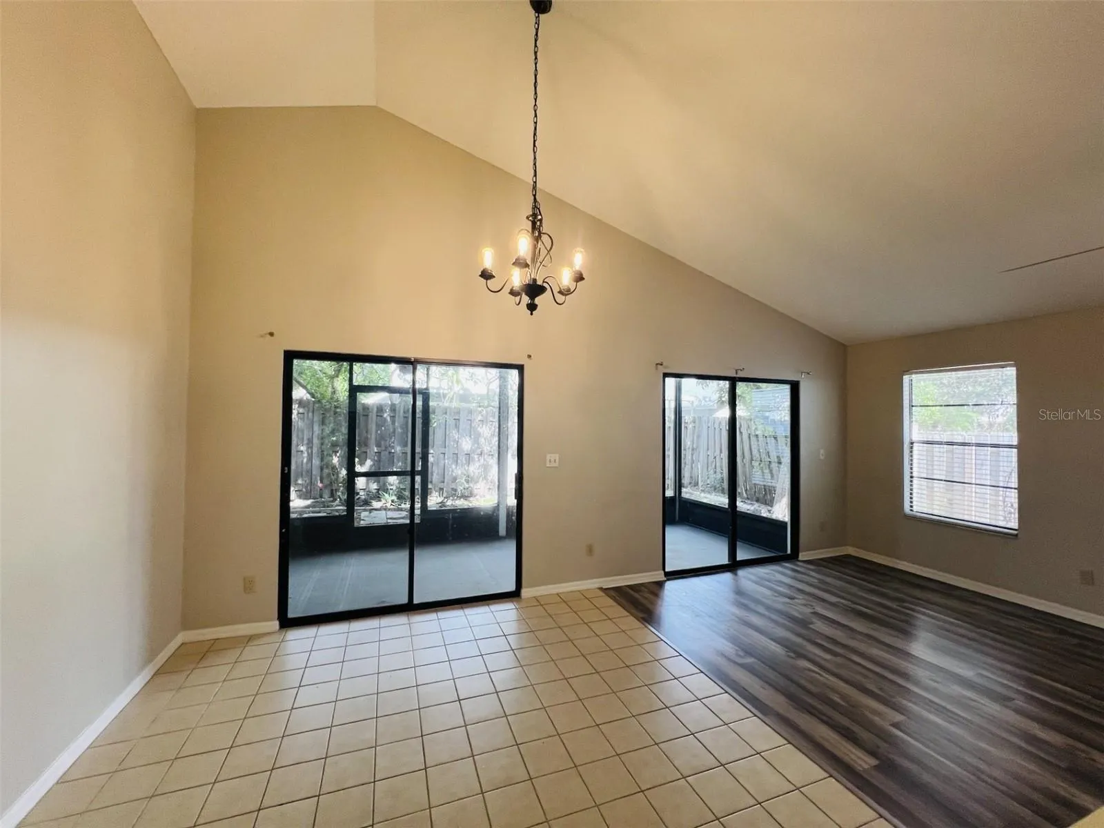 2222 SPRINGRAIN DR