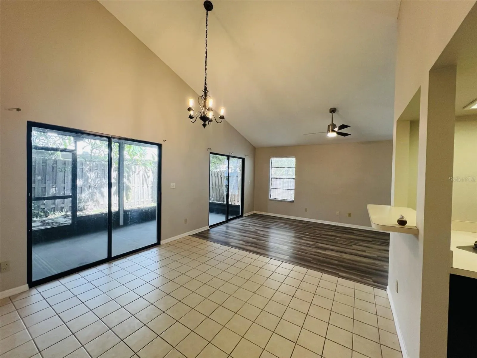 2222 SPRINGRAIN DR