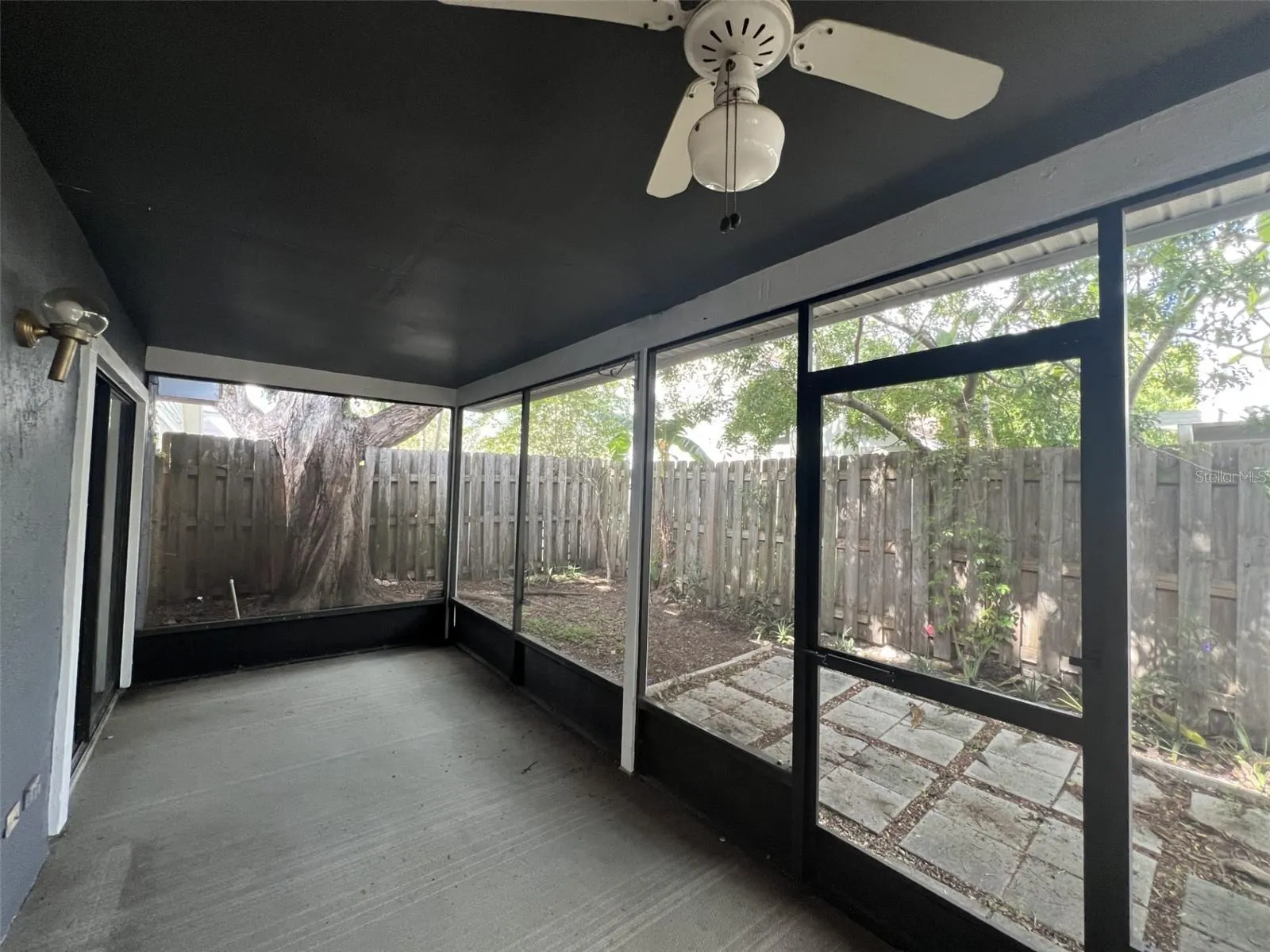 2222 SPRINGRAIN DR
