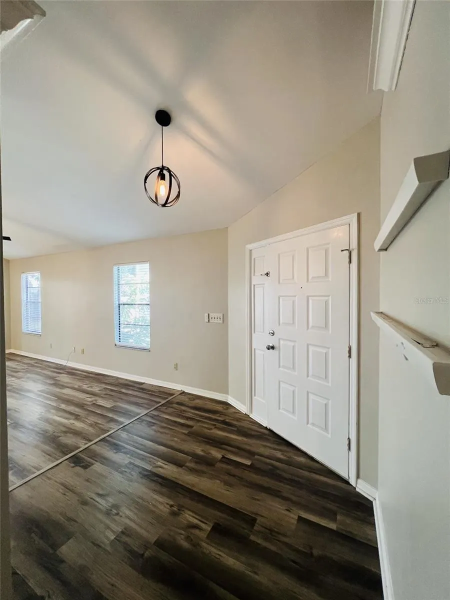 2222 SPRINGRAIN DR