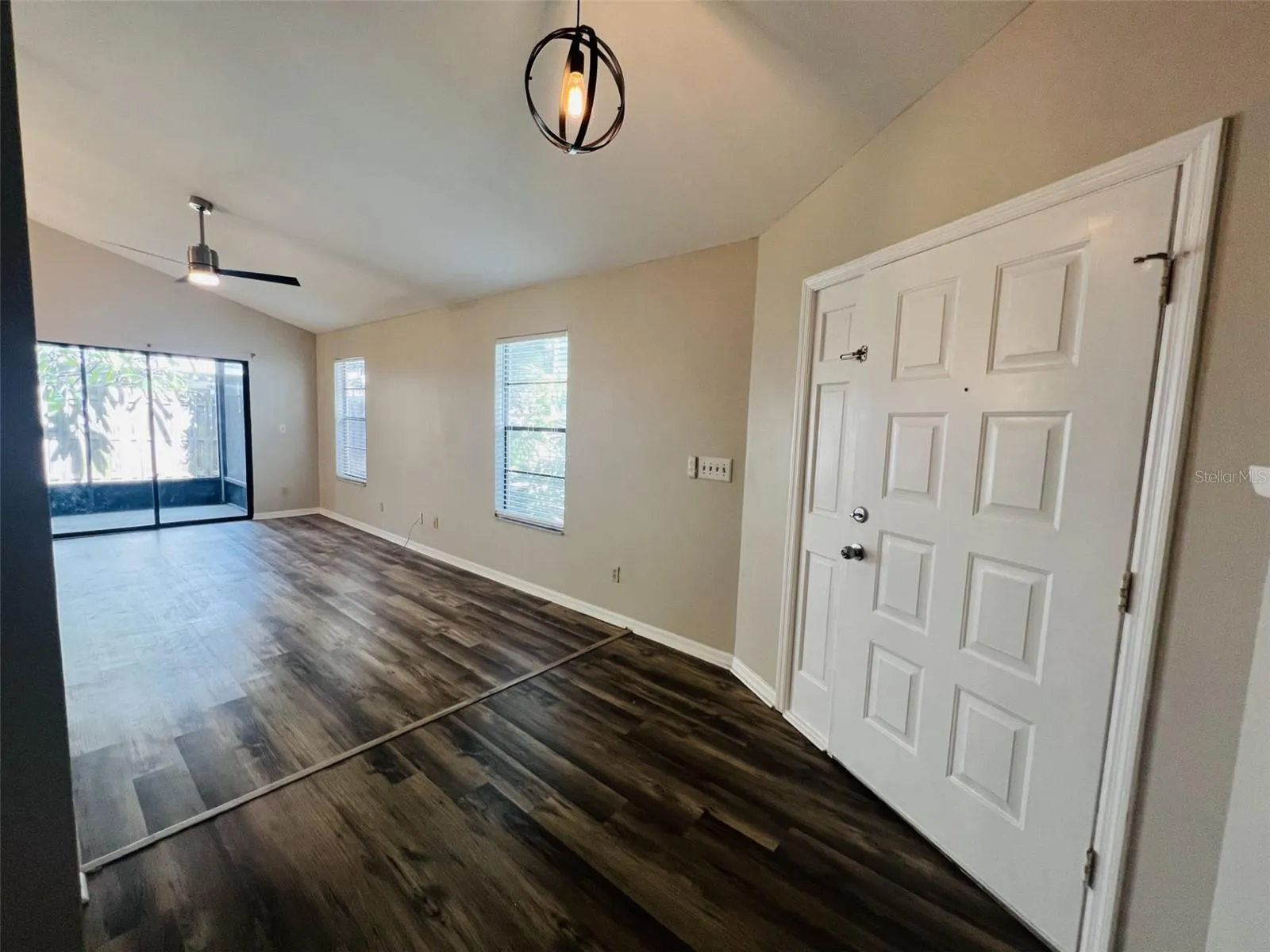2222 SPRINGRAIN DR