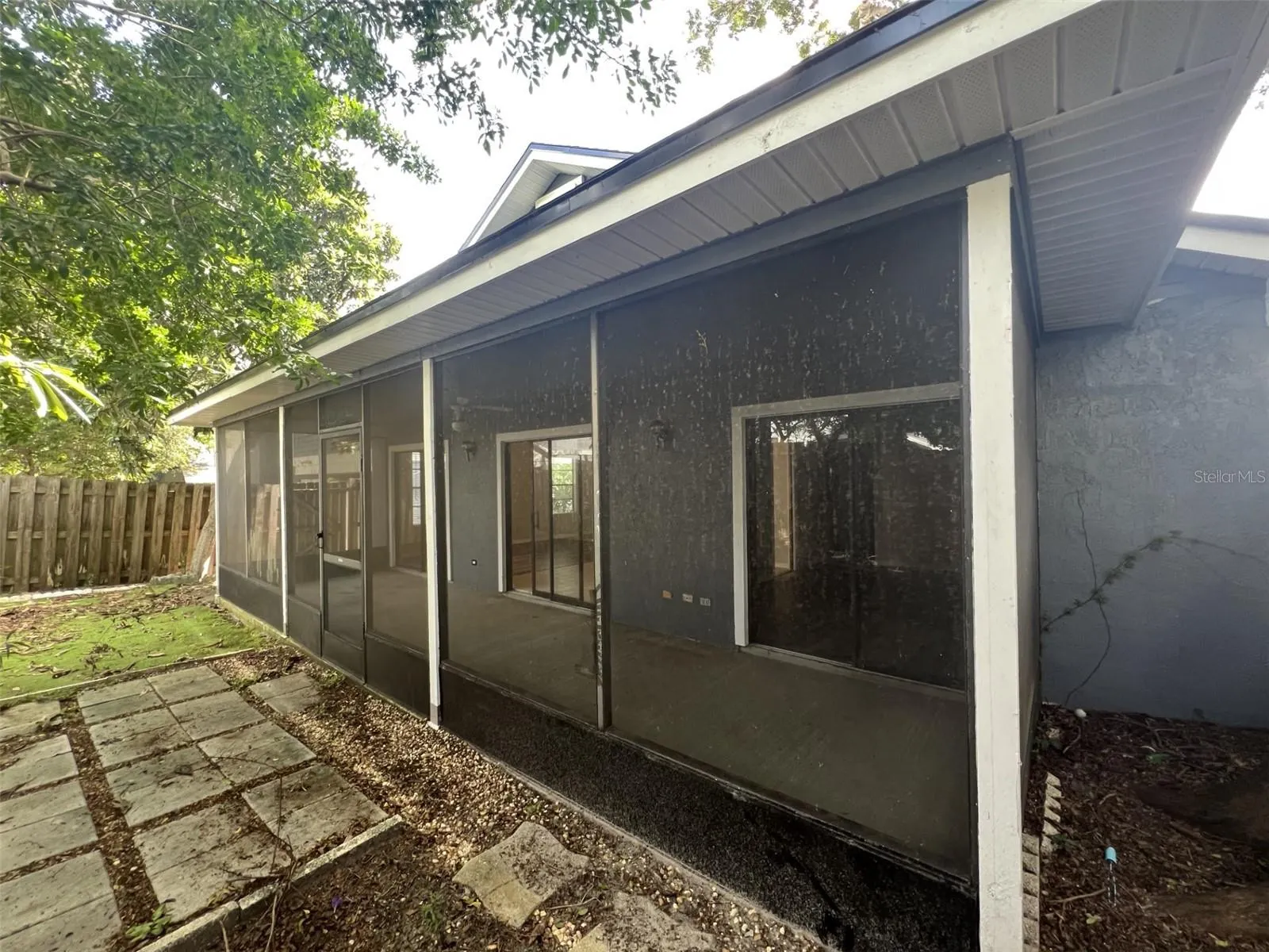 2222 SPRINGRAIN DR