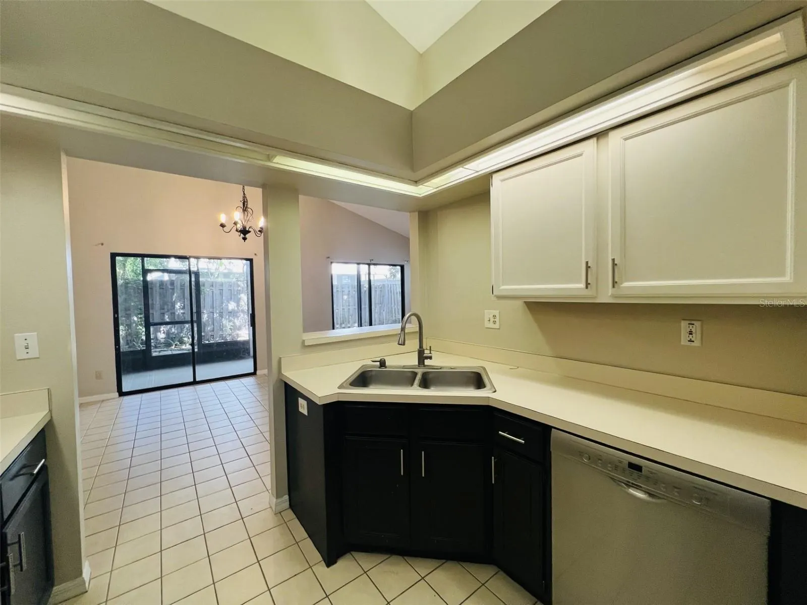 2222 SPRINGRAIN DR