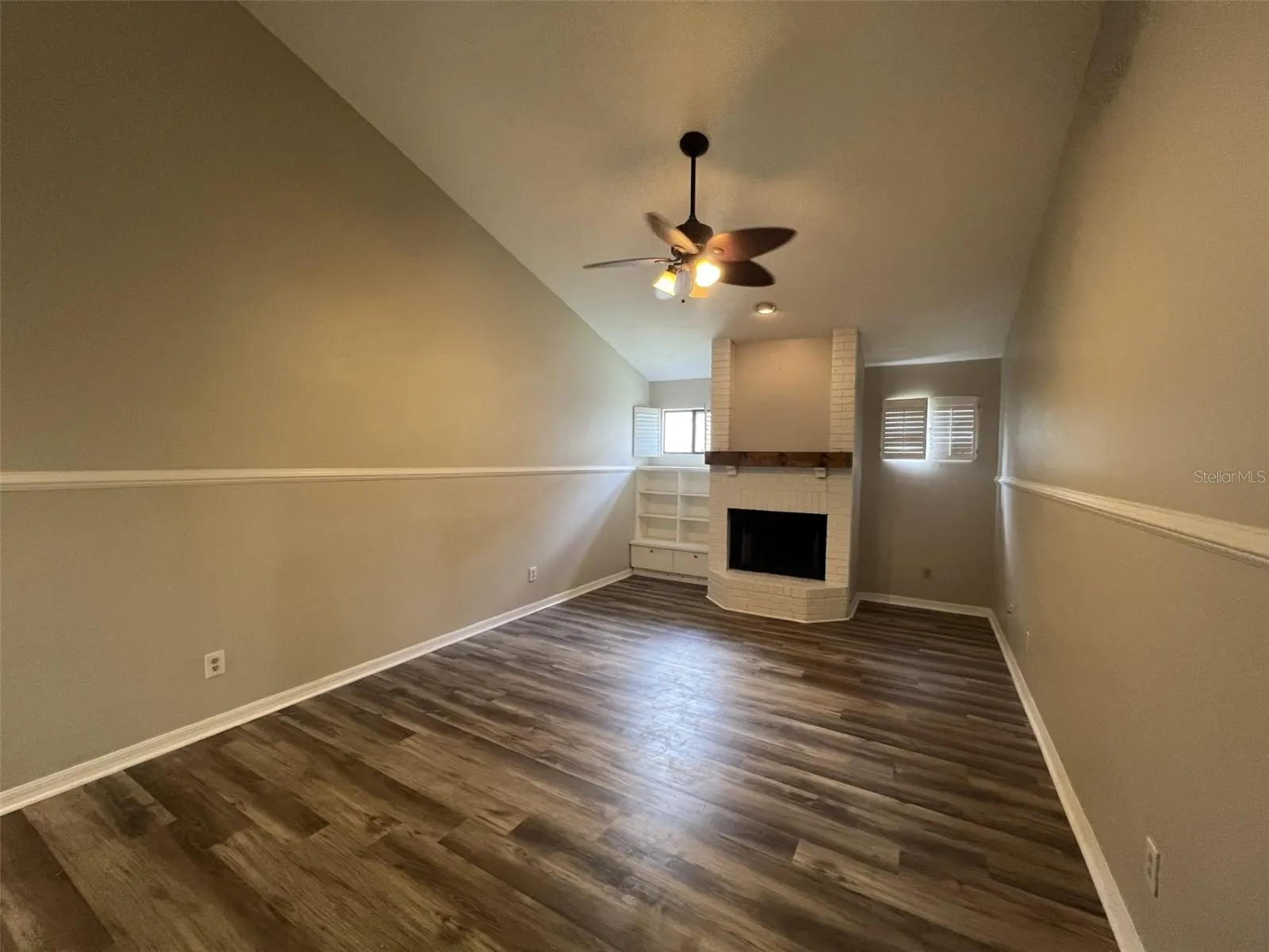 2222 SPRINGRAIN DR