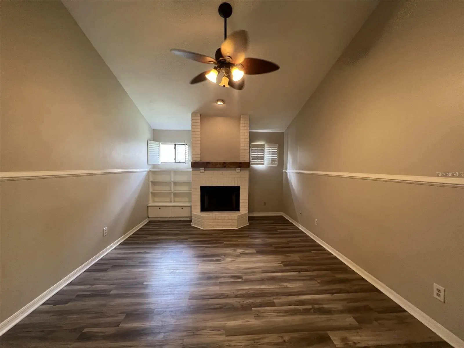 2222 SPRINGRAIN DR