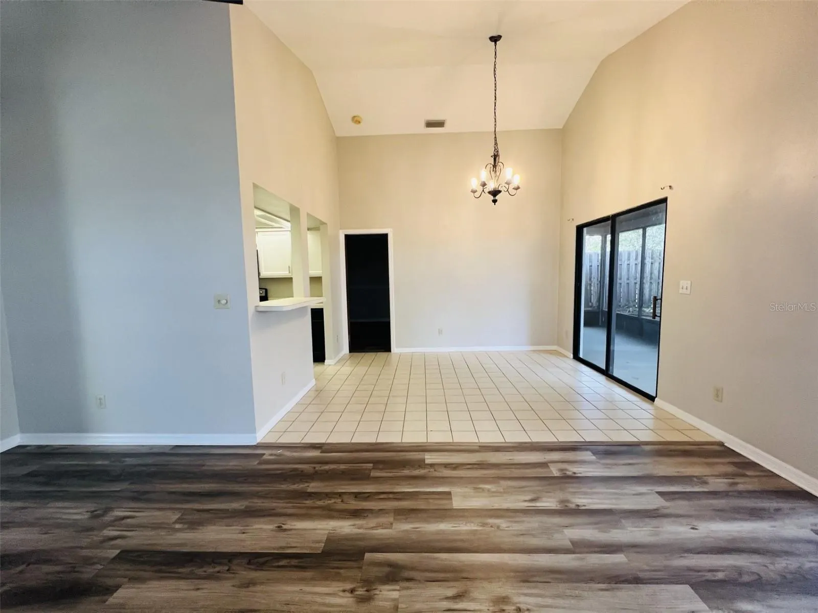 2222 SPRINGRAIN DR