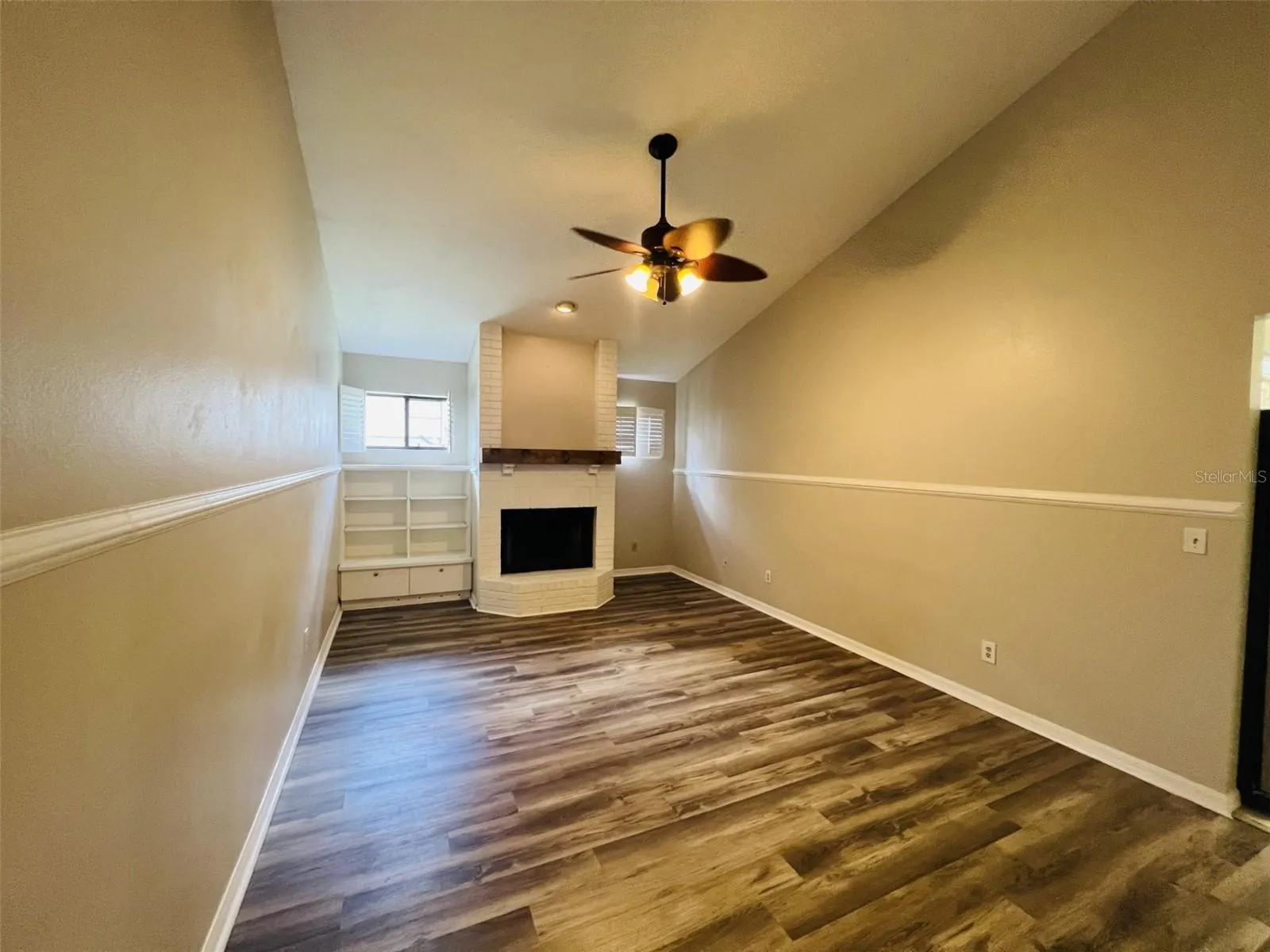 2222 SPRINGRAIN DR
