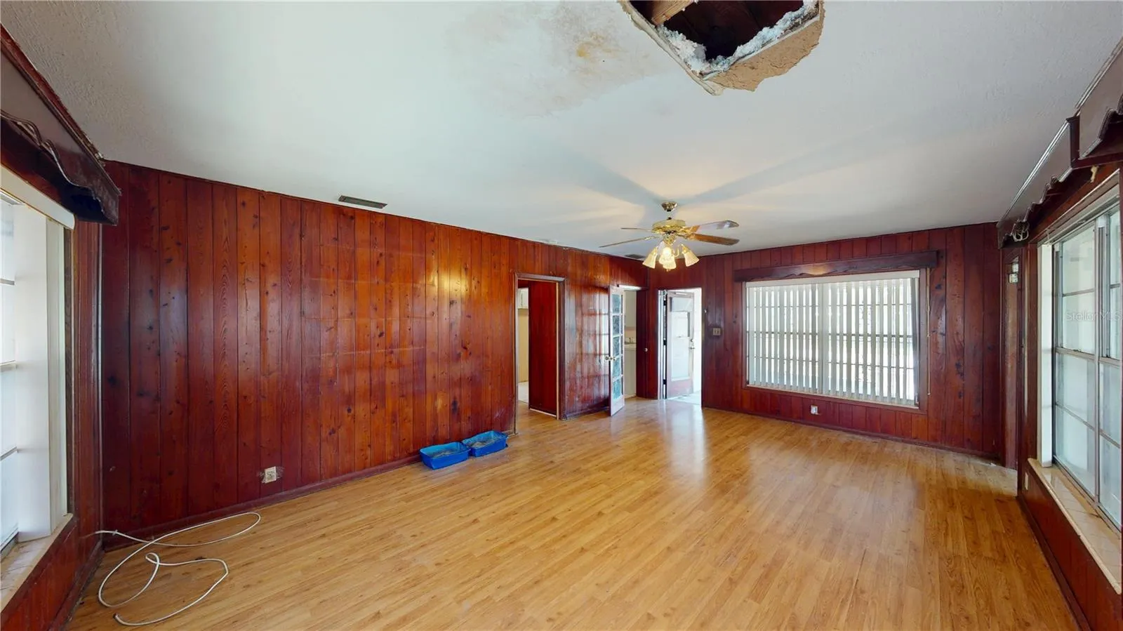 3302 W PAXTON AVE