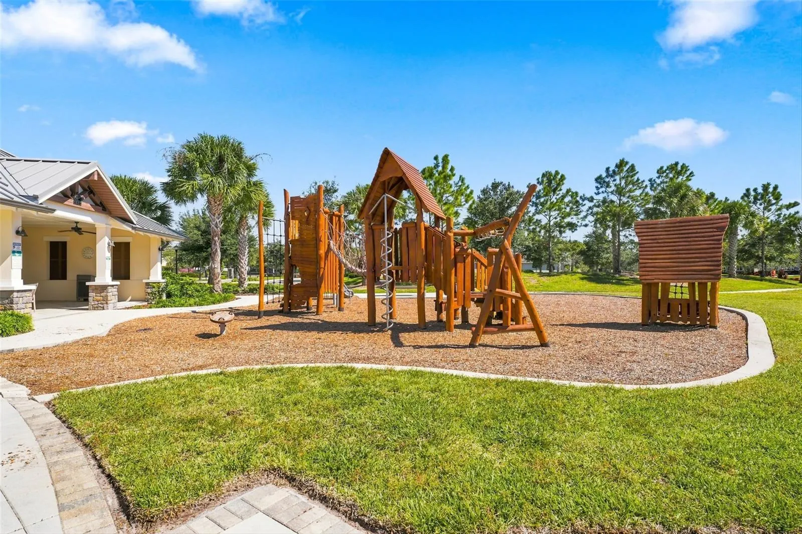 11417 BLUE WOODS DR