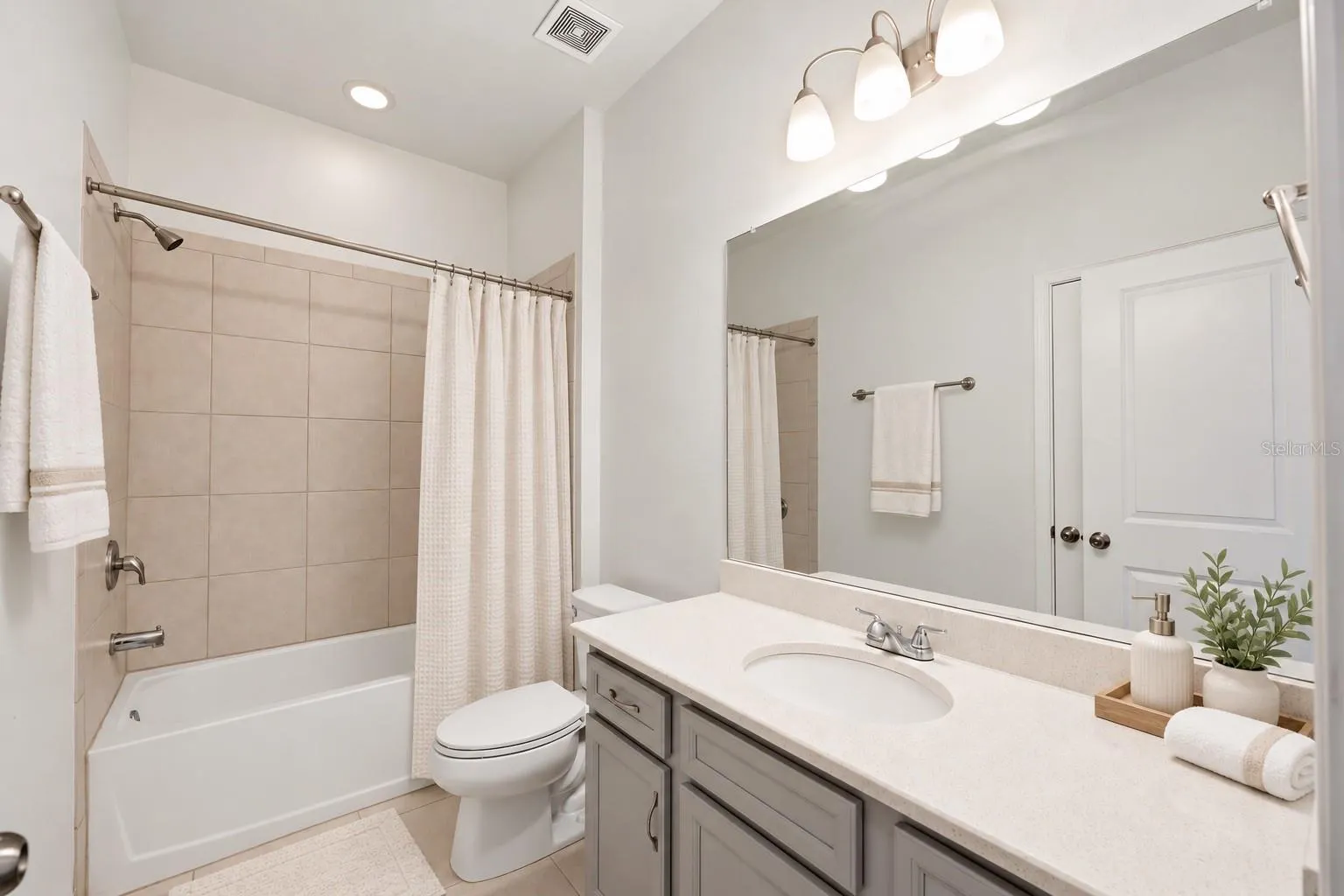 11417 BLUE WOODS DR