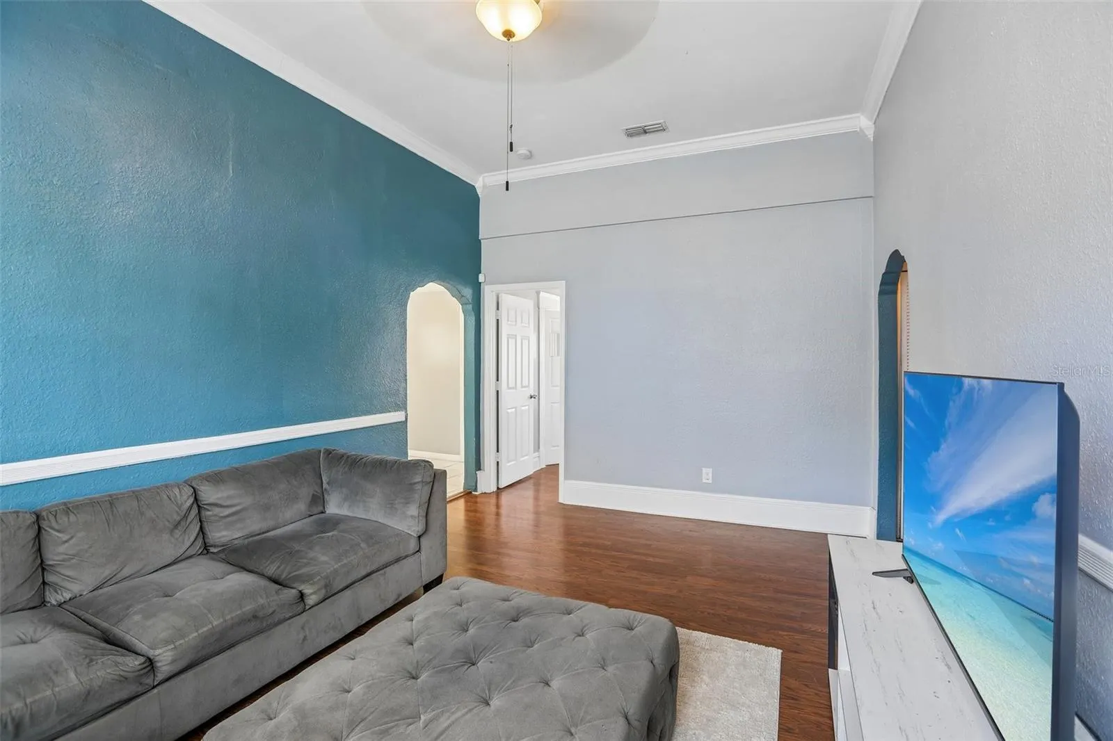 2318 W CORDELIA ST